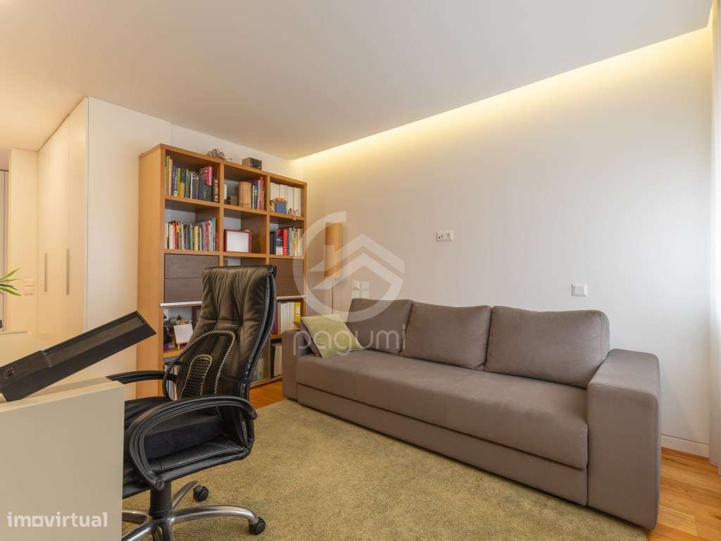 Moradia Contemporânea | 1.470 m² | A 1 Minuto da A4-20