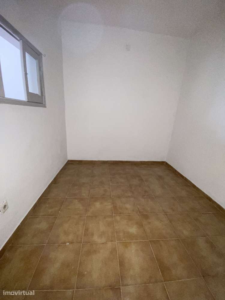 Amadora, Brandoa. Pequeno apartamento de 2 assoalhadas. - Grande imagem: 3/11