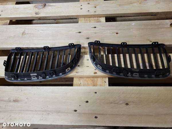 BMW E90 E91 GRILL ATRAPA NERKA 7120008 7120007 - 2