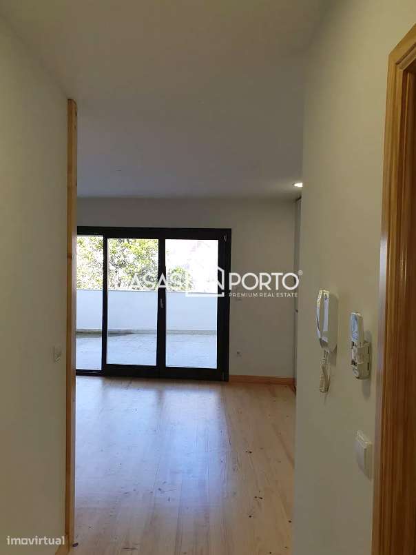 Apartamento com Grande Terraço Privativo - Grande imagem: 2/8