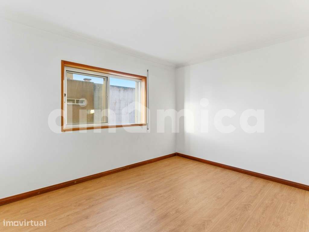 Apartamento T3+1 com 4 Frentes na Póvoa de Varzim - A 350m da Praia-23