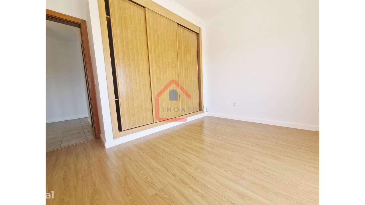 Apartamento T4 em  GAMBIA-PONTES-ALTO DA GUERRA-31