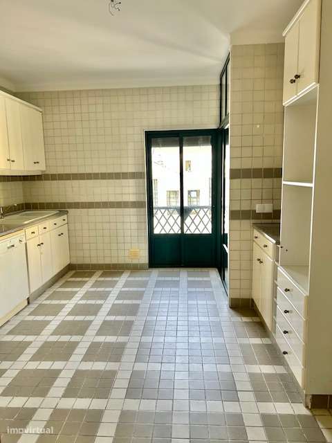 T2 com garagem  zona  Nobre da cidade. - Grande imagem: 5/12