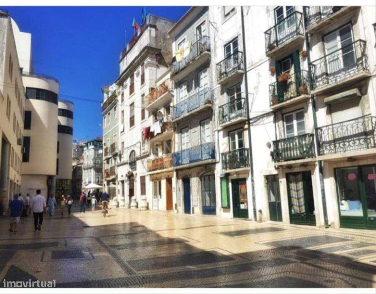 Apartamento T2 à venda na Rua da Mouraria-24