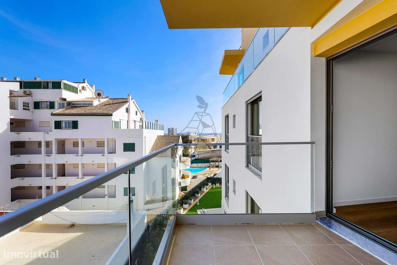 Apartamento com dois quartos , dois lugares de estacionamento e Piscin-10