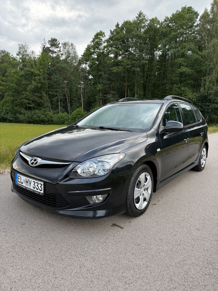 Hyundai i30 I (2007-2012) i30cw 1.6 CRDi FIFA WM Edition 2010