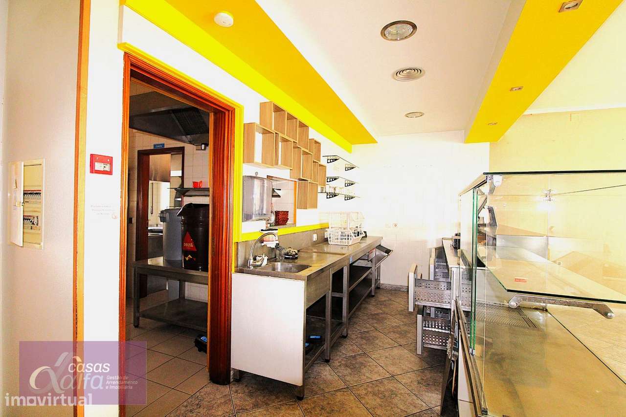 Loja com licença para restauração  centro de Monte Redondo-7