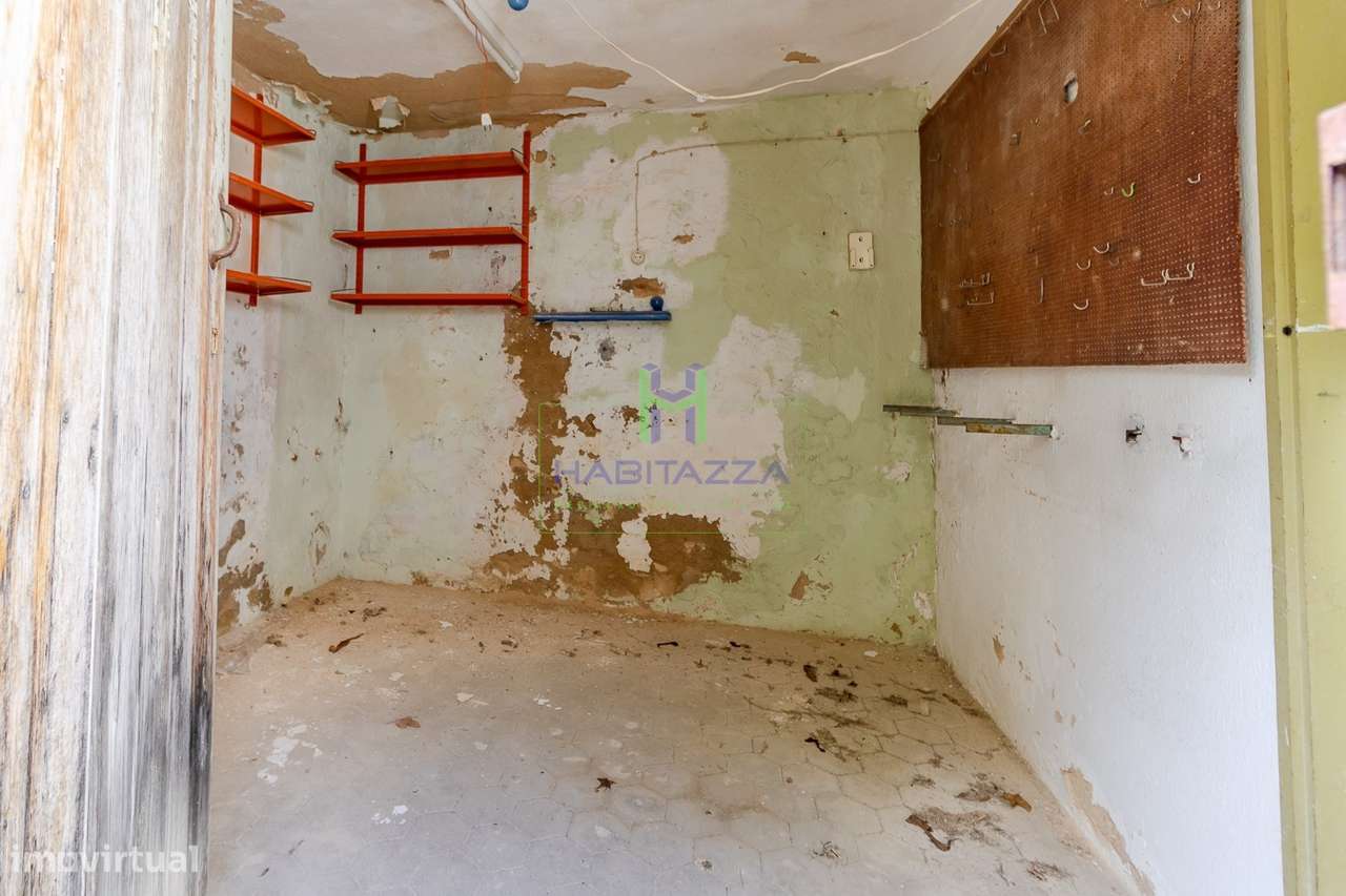 Prédio no Centro histórico de Lagos composto por 2 Apartamentos T3 e 1-29