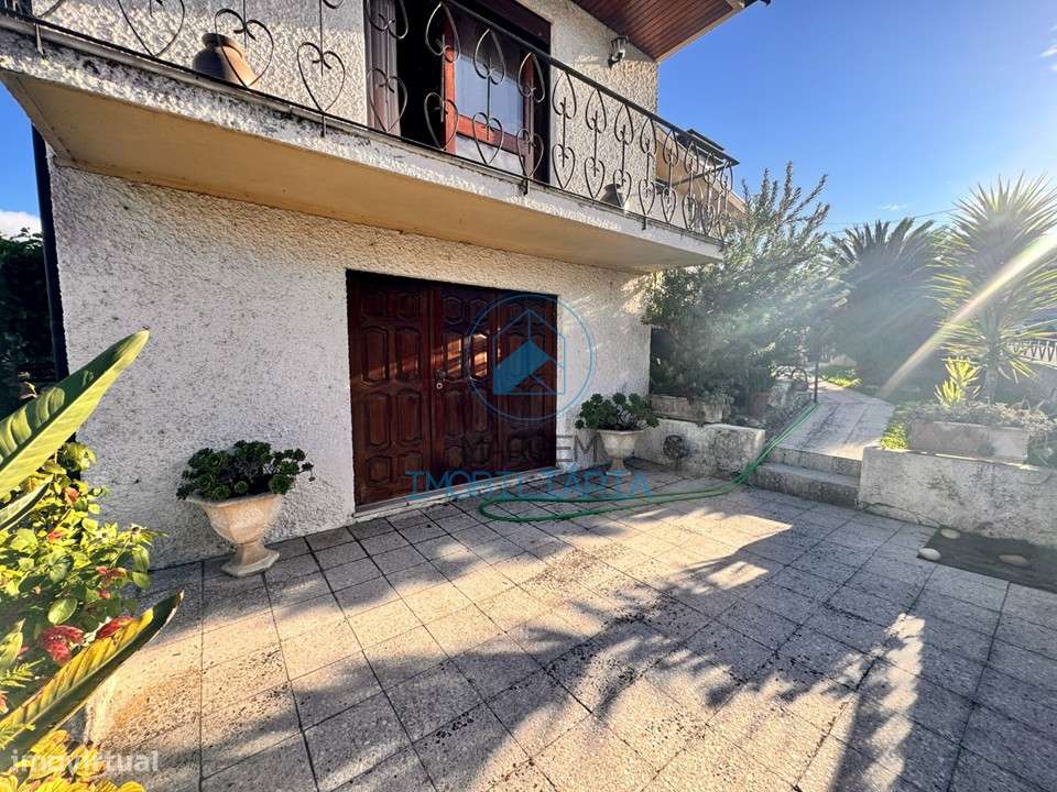 Moradia T3 com jardim e terreno | Lousado-16