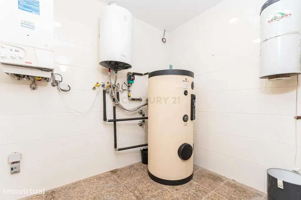 Moradia T8 de grande dimensão em S. João dos Montes, Vila Franca de Xi-23