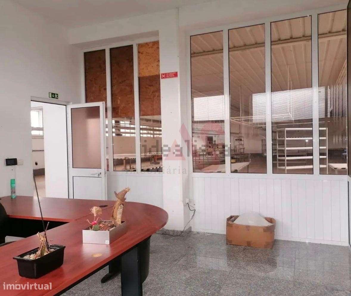 Pavilhão Industrial / Armazém em Raimonda, Paços de Ferreira - Grande imagem: 4/4