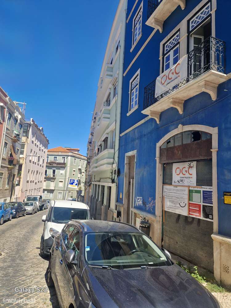 T2 no 3º Andar com 3 Jardins, Elevador, Coz.Equipada Lx-36