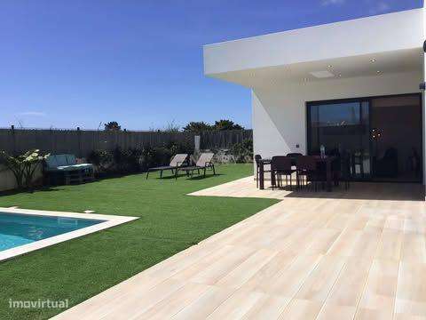 Luxo e Tranquilidade em Sagres: Uma Moradia Contemporânea à espera de-39