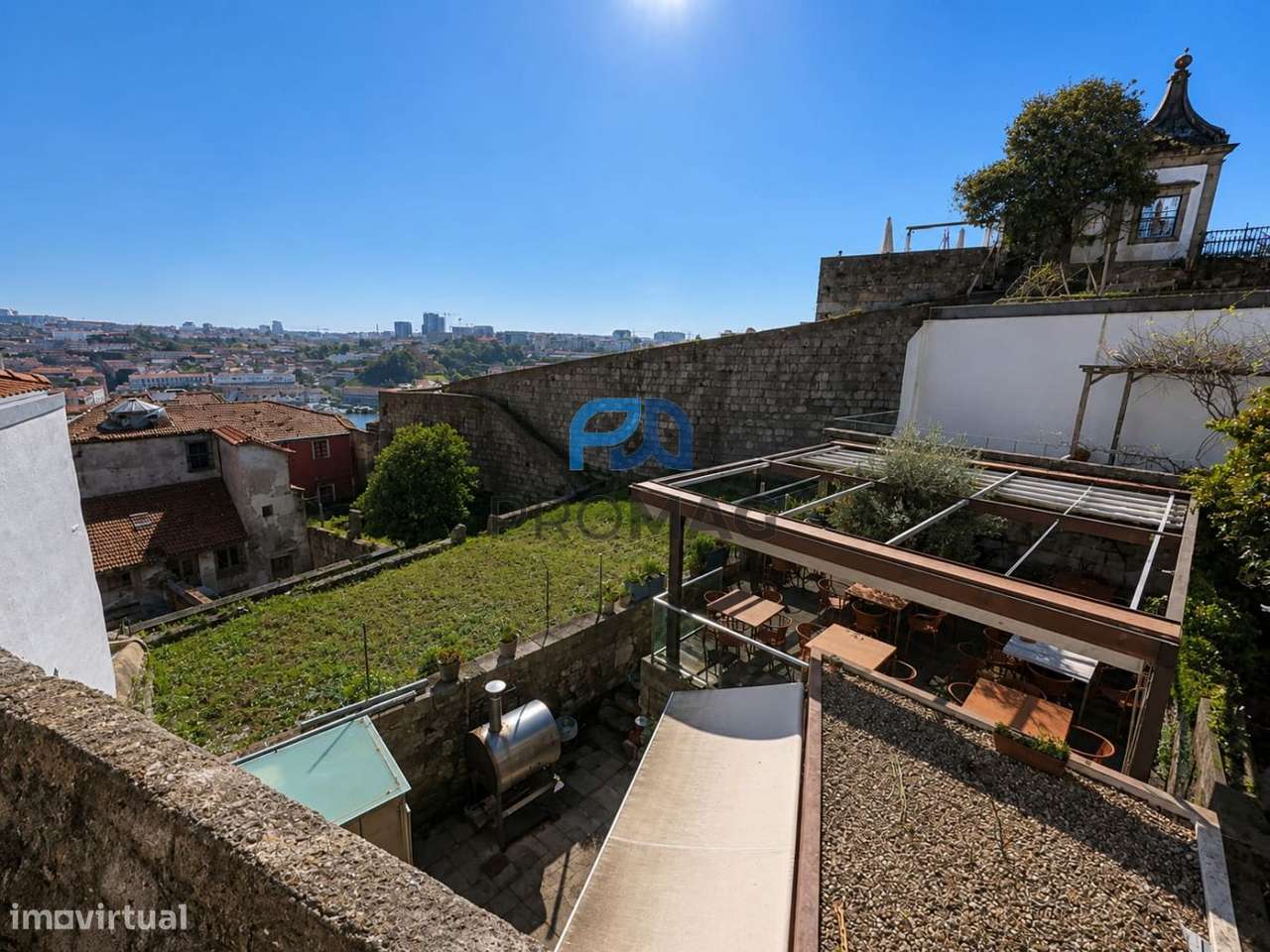 Prédio com Comércio - Baixa do Porto-8