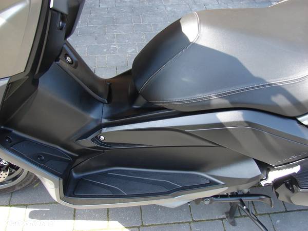 Yamaha X-max - 17