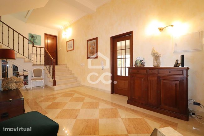 Moradia T5 nos Carvalhais com jardim, piscina e campo de jogos.-4