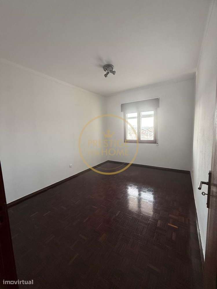 Apartamento luminoso T2 com vista mar e Serra-12