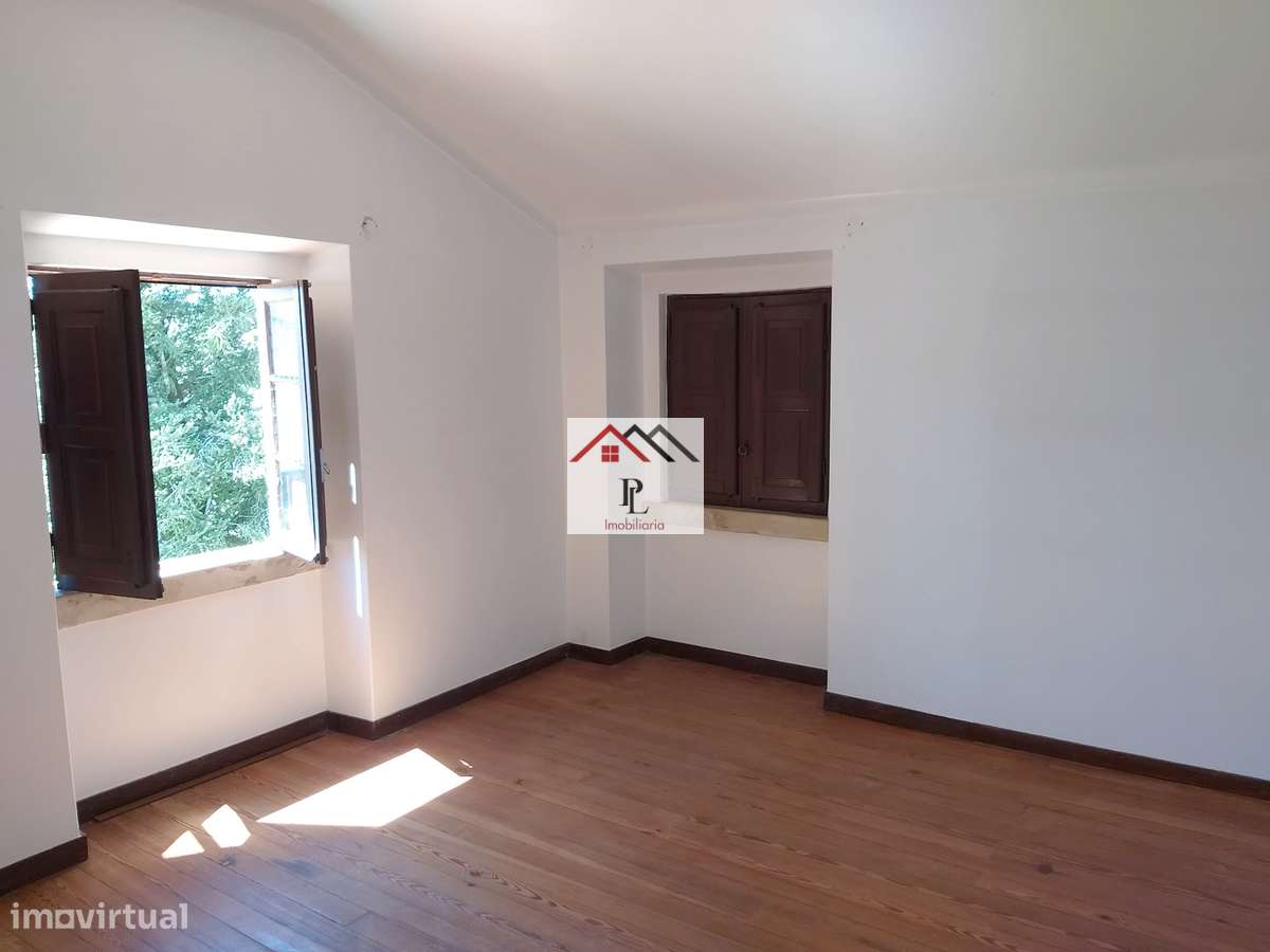 Moradia  T10 com Piscina e Logradouro (V823JB)-23