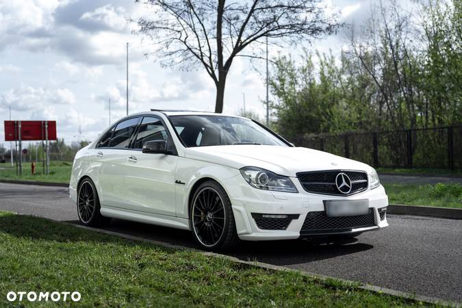 Mercedes-Benz Klasa C 63 AMG AMG SPEEDSHIFT MCT AMG Performance Package - 11