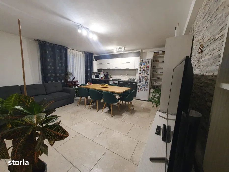 Apartament de 3 camere, 61mp, etaj intermediar, parcare, zona Porii