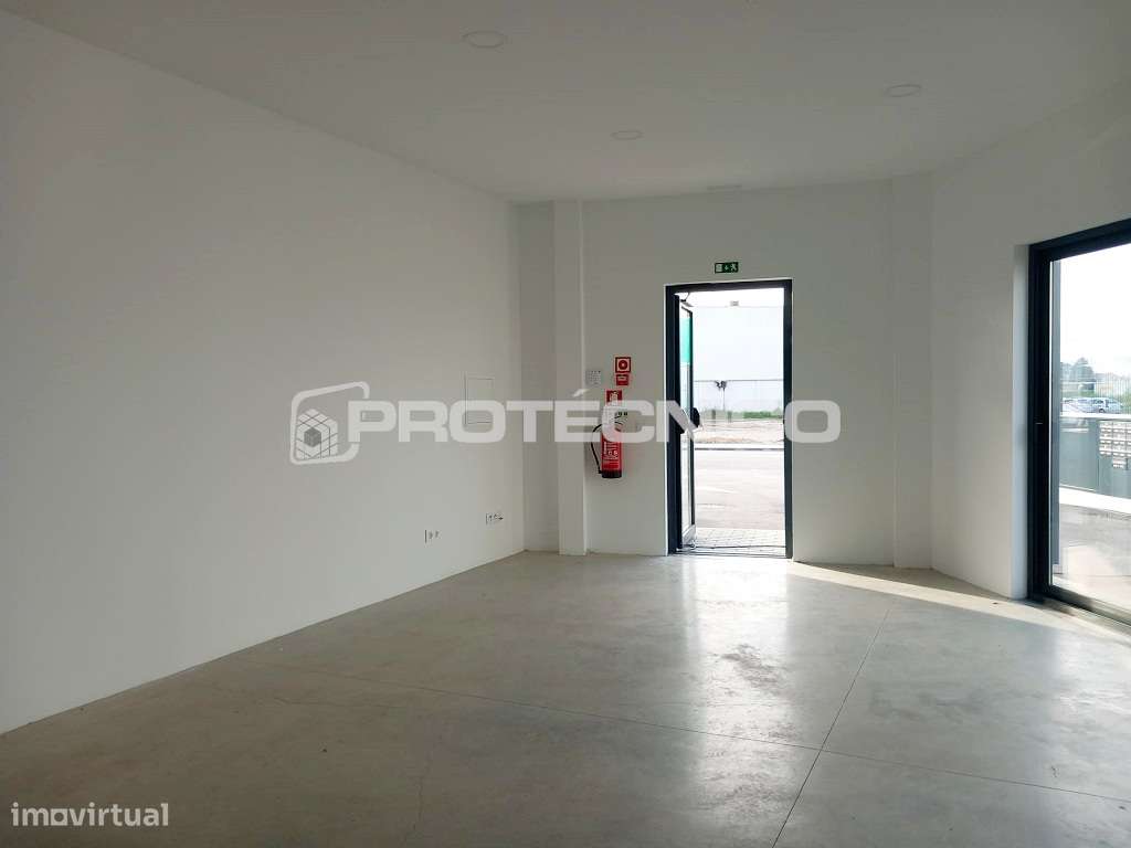 Armazém c/ 450m2 – Z. I. Cacia - Grande imagem: 2/5