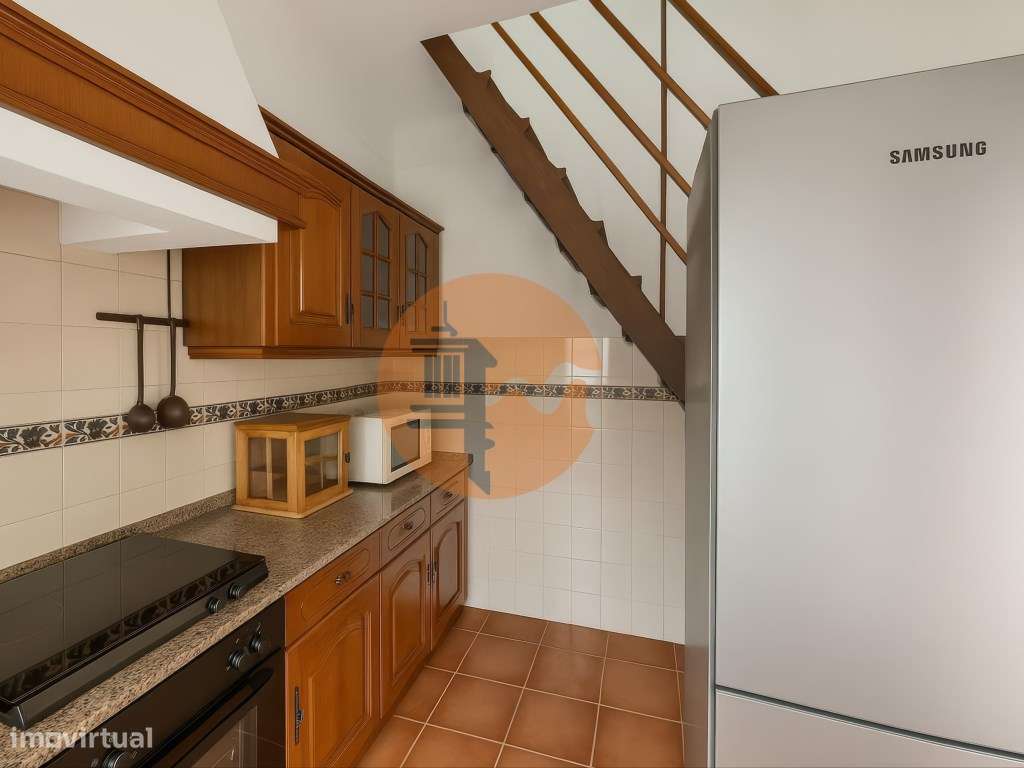 Moradia isolada no campo, próximo da aldeia de Cachopo - Grande imagem: 4/29