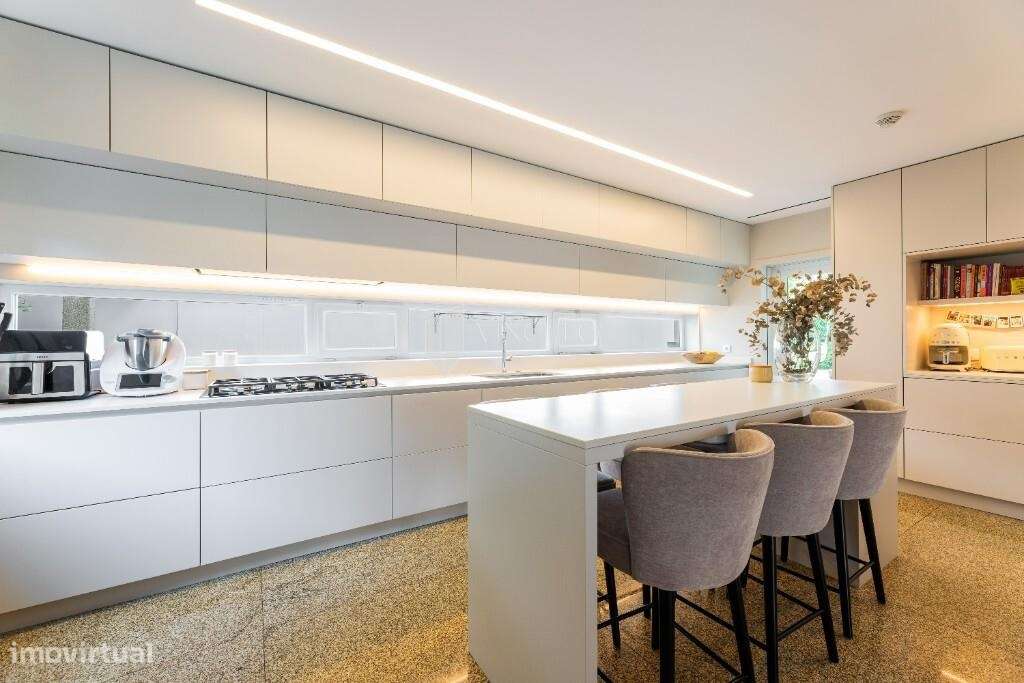 Moradia T4 em zona privilegiada de Nogueiró – conforto, elegância e vi - Grande imagem: 5/22
