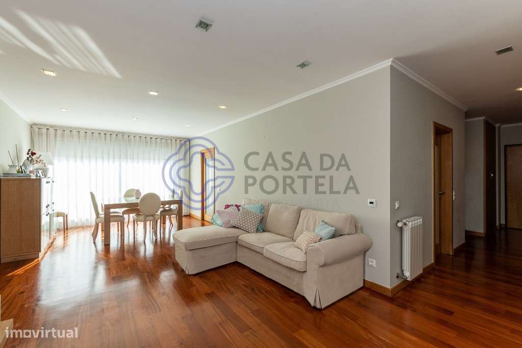 IMPERDÍVEL APARTAMENTO T4 COM EXCELENTES ÀREAS  EM ESPINHO JUNTO À PRA - Grande imagem: 5/41