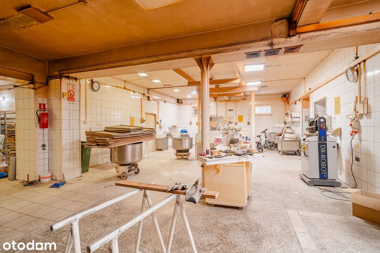 Budynek produkcyjno-usługowo-mieszkalny w sercu Pleszewa – Rynek-16