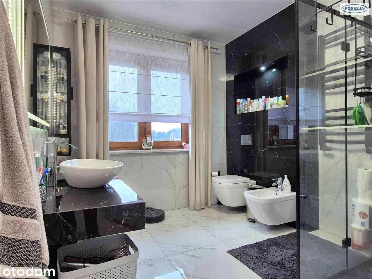 Dom przy lesie z dużym tarasem-9