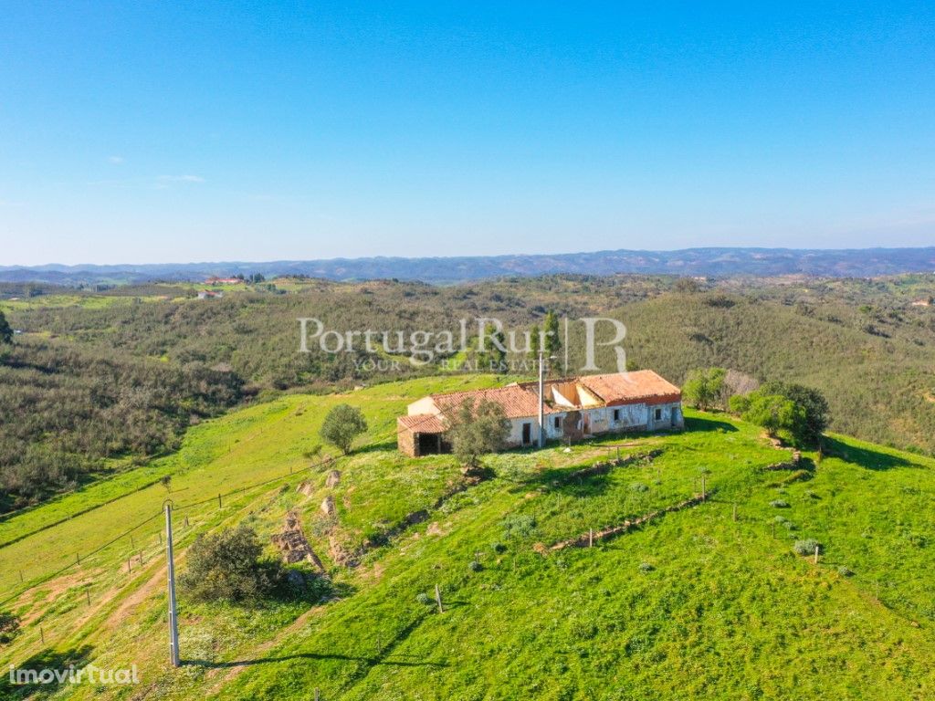 Herdade de 30ha junto à barragem, em Ourique