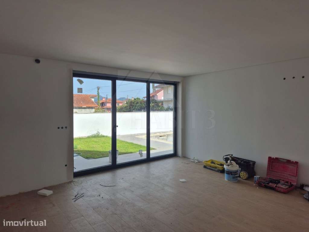 Moradia T3 de Arquitetura Moderna, com piscina - Correlhã, Ponte de...-10