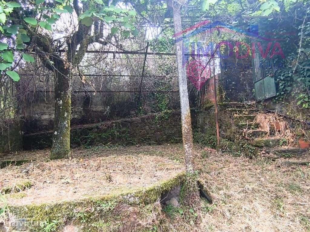 Moradia com terreno em Castanheira de Pera-15