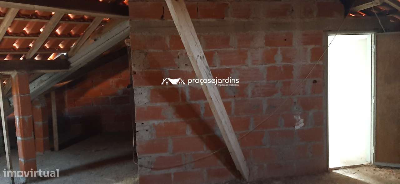 Prédio com 3 Apartamentos-45