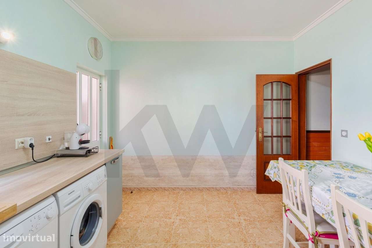 Moradia T3+2 com Piscina e Cave Independente — Quinta do Conde-14