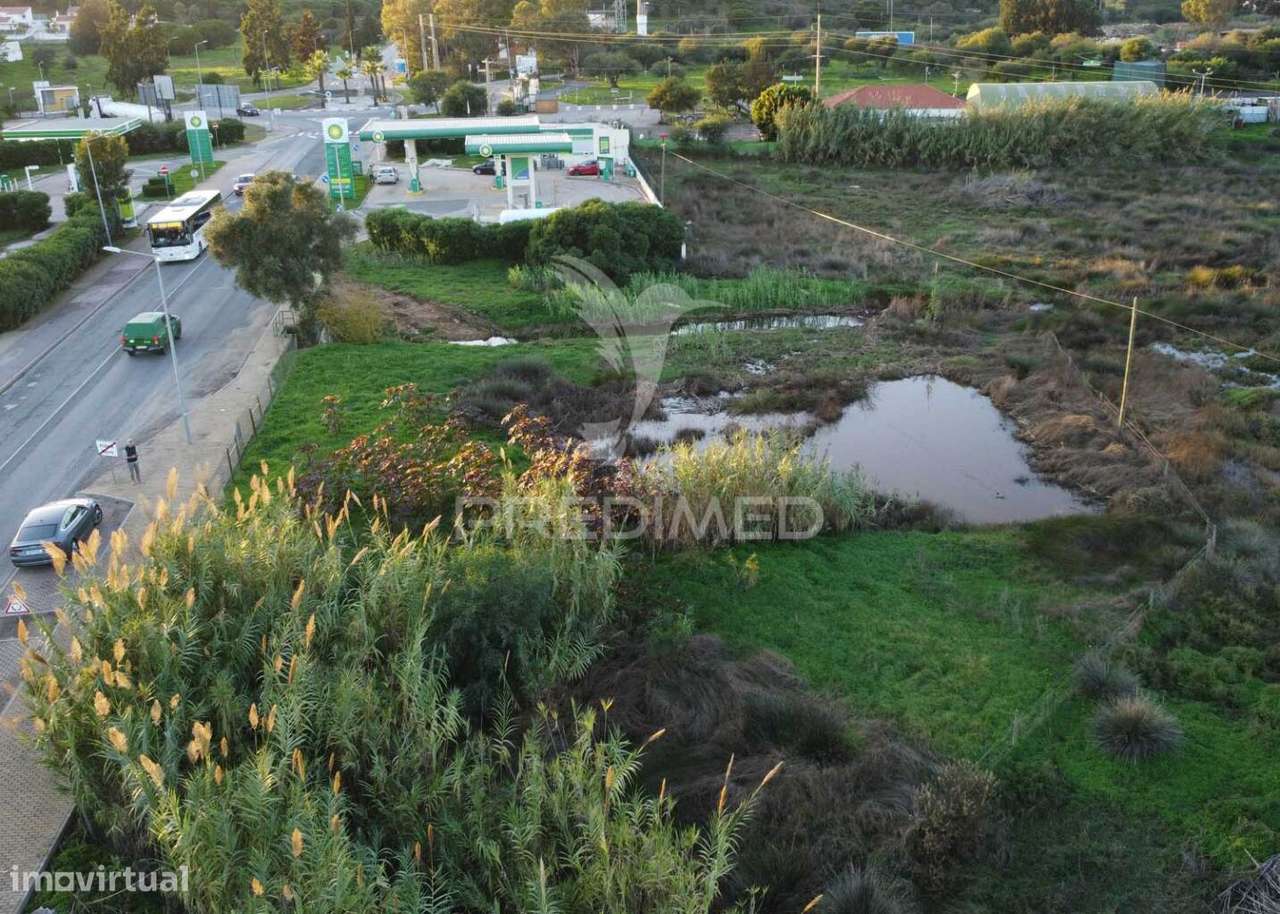 Terreno urbano com 800m2, na N125, em Monte Gordo, Algarve - Grande imagem: 4/15