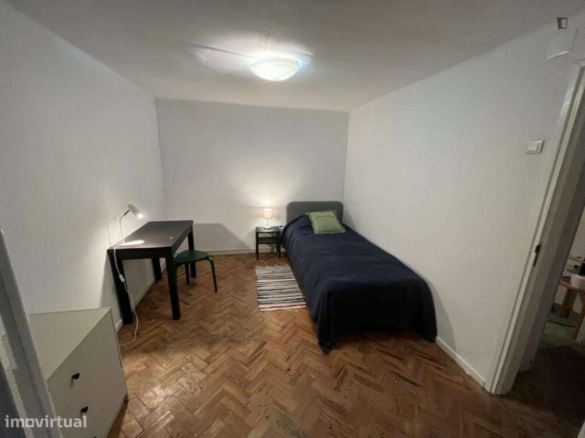 Quarto - localizado em Carcavelos Lisbon - Grande imagem: 4/10