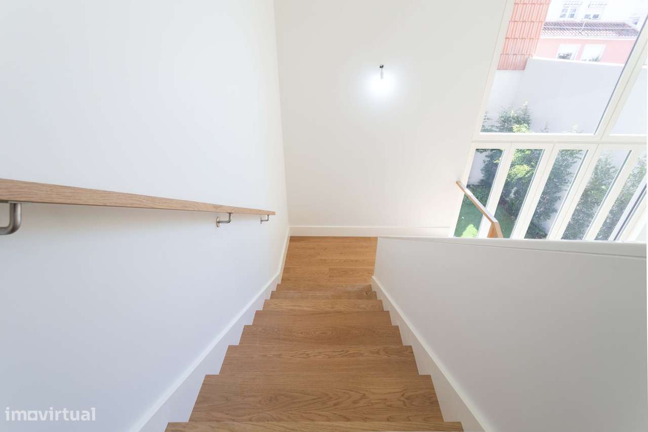 APARTAMENTO DE LUXO, T2 DUPLEX,  A 3 MINUTOS DA AV. DA LIBERDADE - Grande imagem: 4/27