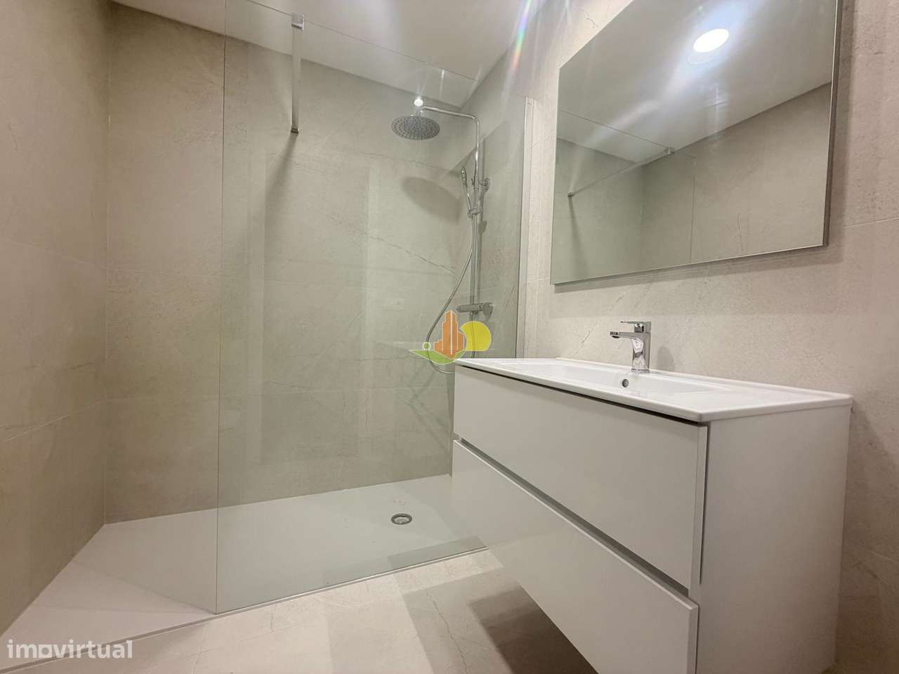 T1k Novo - Condomínio com piscina-14