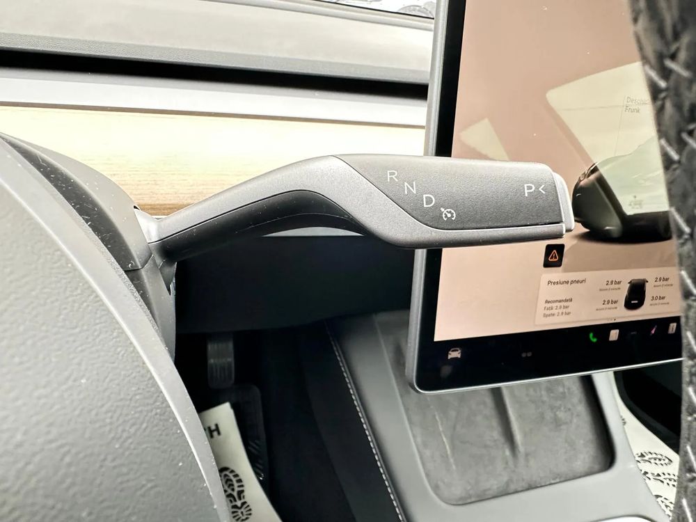 Tesla Model 3 Langstreckenbatterie Allradantrieb Dual Motor - 32