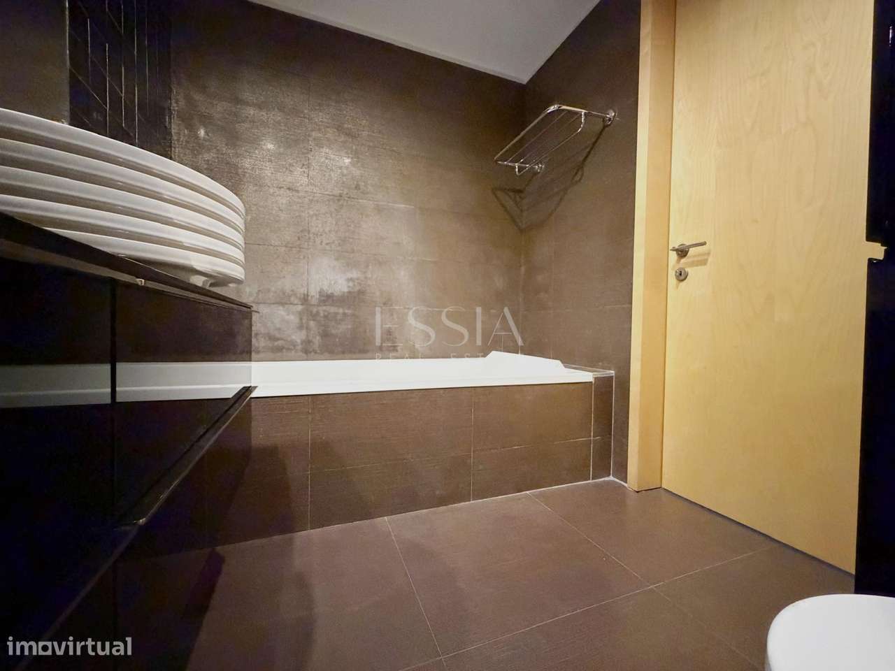 Apartamento T2 com Varanda nas Antas-17