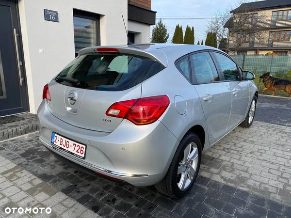 Opel Astra 1.7 CDTI DPF Cosmo - 13