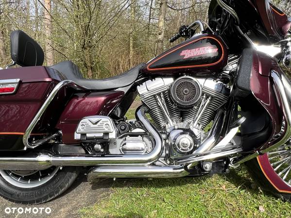 Harley-Davidson Touring Street Glide - 23