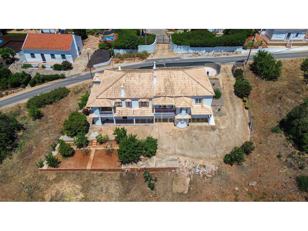 Moradia com 2 quartos e boas vistas-27