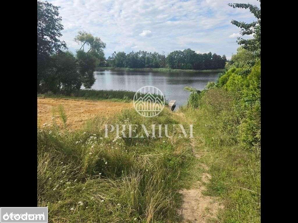 Piękna działka budowlana nad jeziorem-0