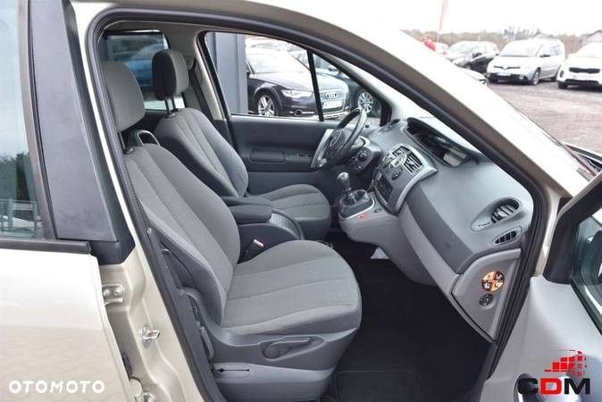 Renault Grand Scenic - 18