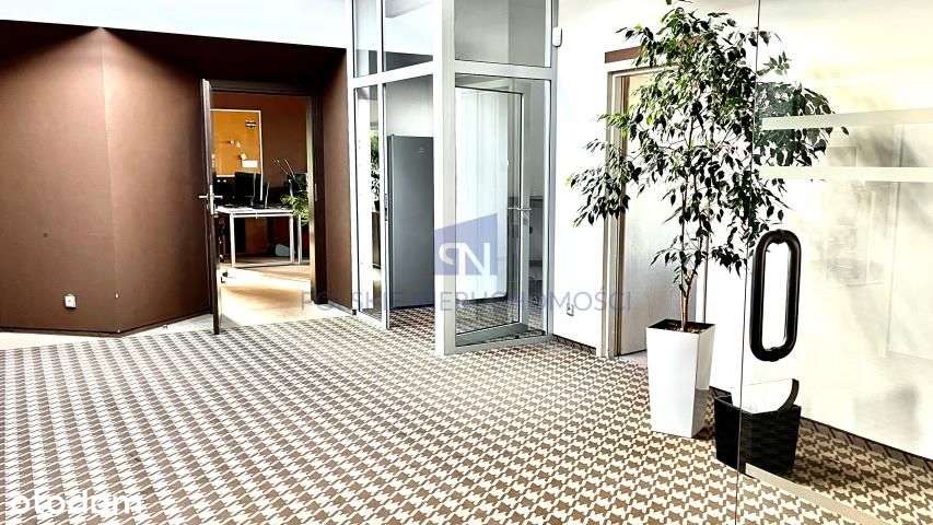 Wolnostojący obiekt usługowo-biurowy-7