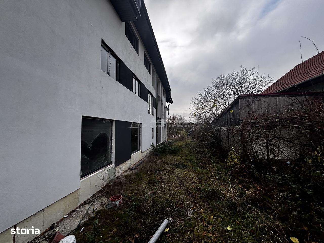 Cladire Moderna, Exterior Finisat, cu 7 Apartamente si Spatiu Comercia-13