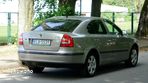 Skoda Octavia 1.6 Ambiente - 32