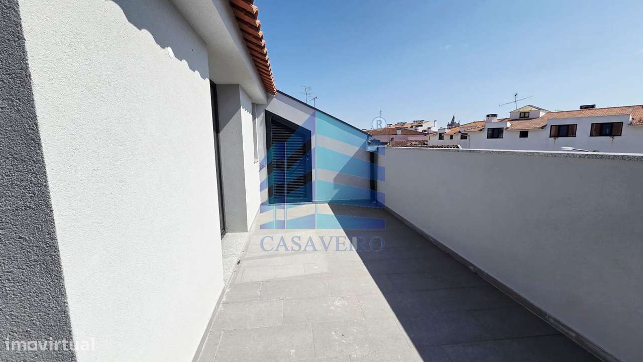 Apartamento T2 Duplex com terraço  centro de Esgueira-18